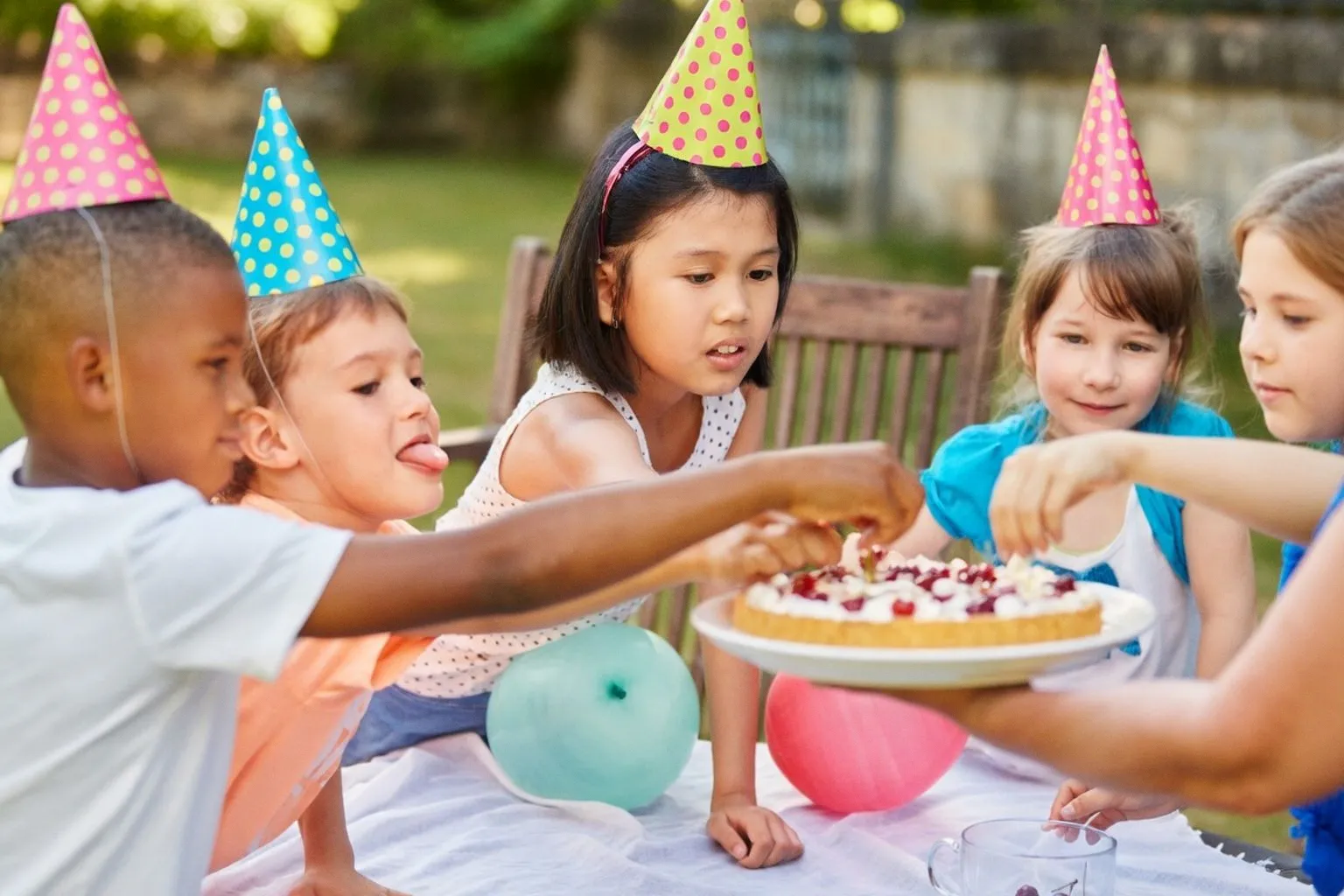 Anniversaires d'enfants : comment gérer les imprévus et les invitations