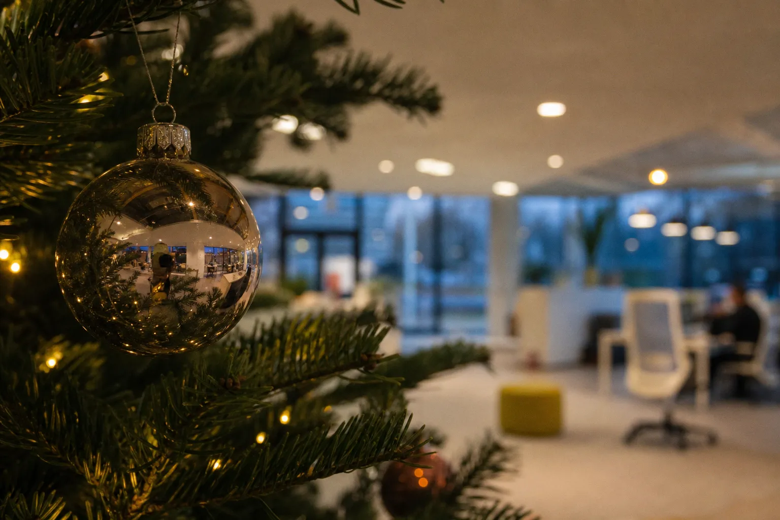 Décoration de Noël en entreprise : optimiser son budget