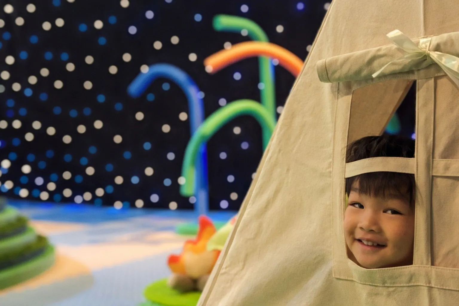 Éveil artistique des enfants : 25 idées de spectacles et ateliers créatifs