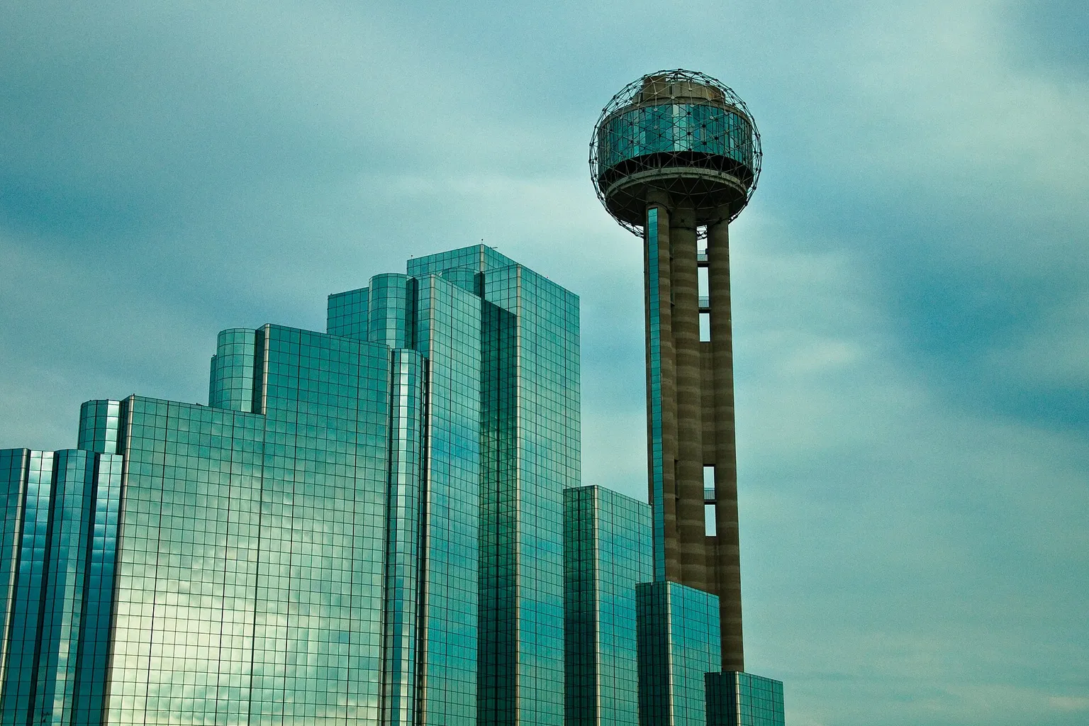 Reunion Tower tarifs : optimiser votre budget de visite à Dallas
