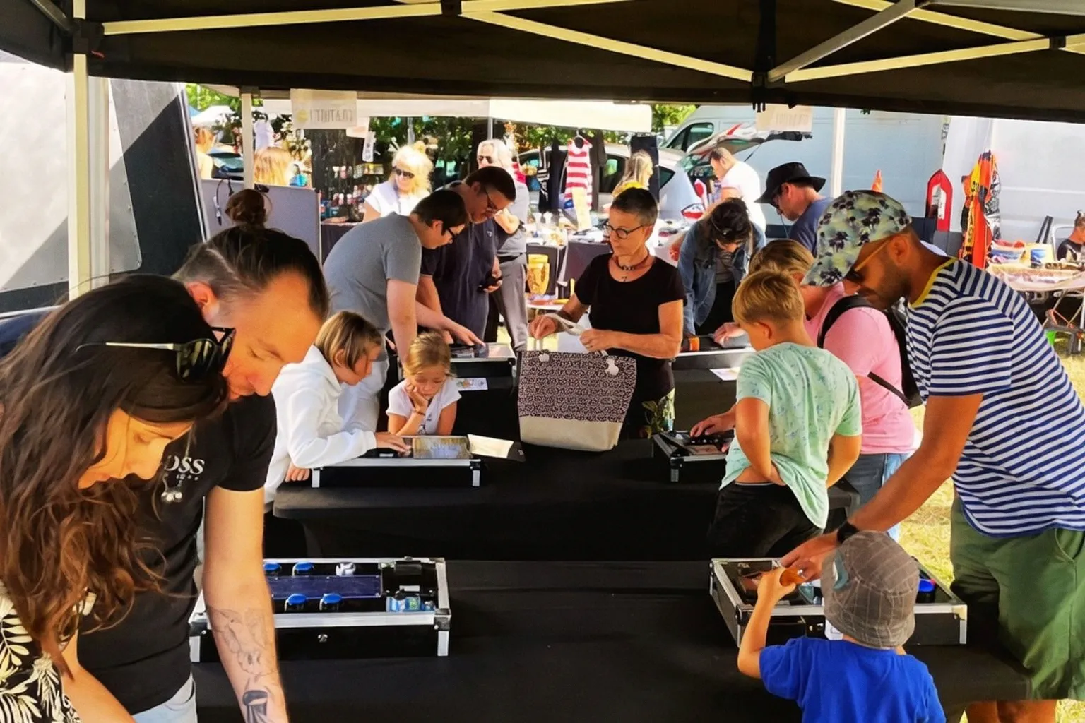 Réussir une soirée familiale : les clés d'une programmation pour enfants réussie